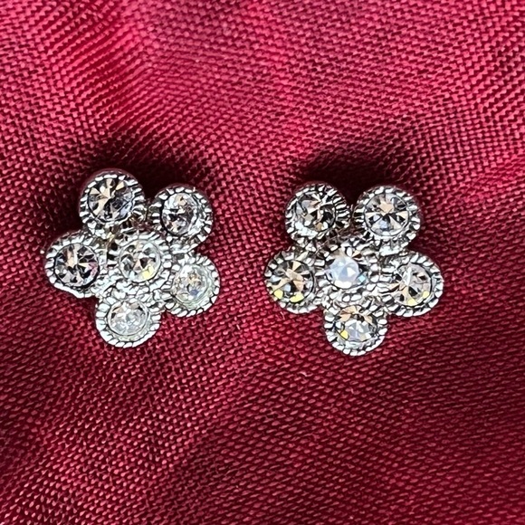 Sweet Daisy Rhinestone Post Earings - Picture 3 of 7